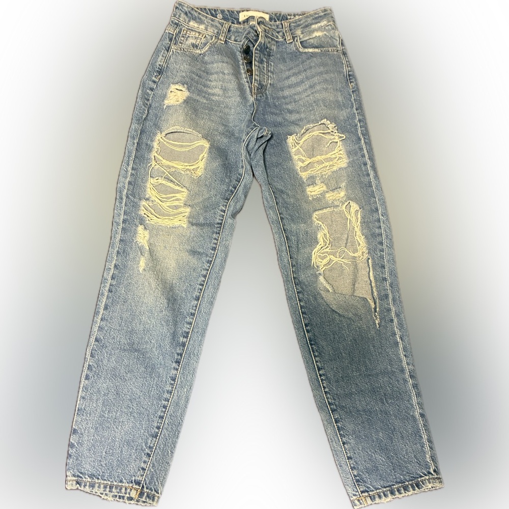 DL1961 Goldie High Rise Boyfriend Shredded Jeans ⭐
Size 26